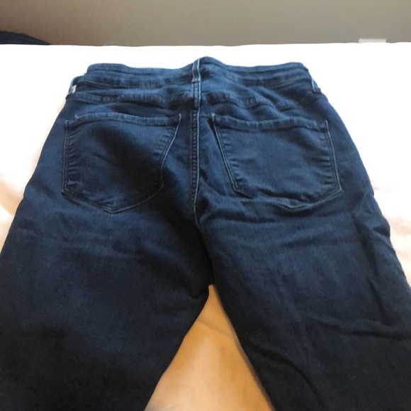 Old navy women’s jean - Picture 5 of 9